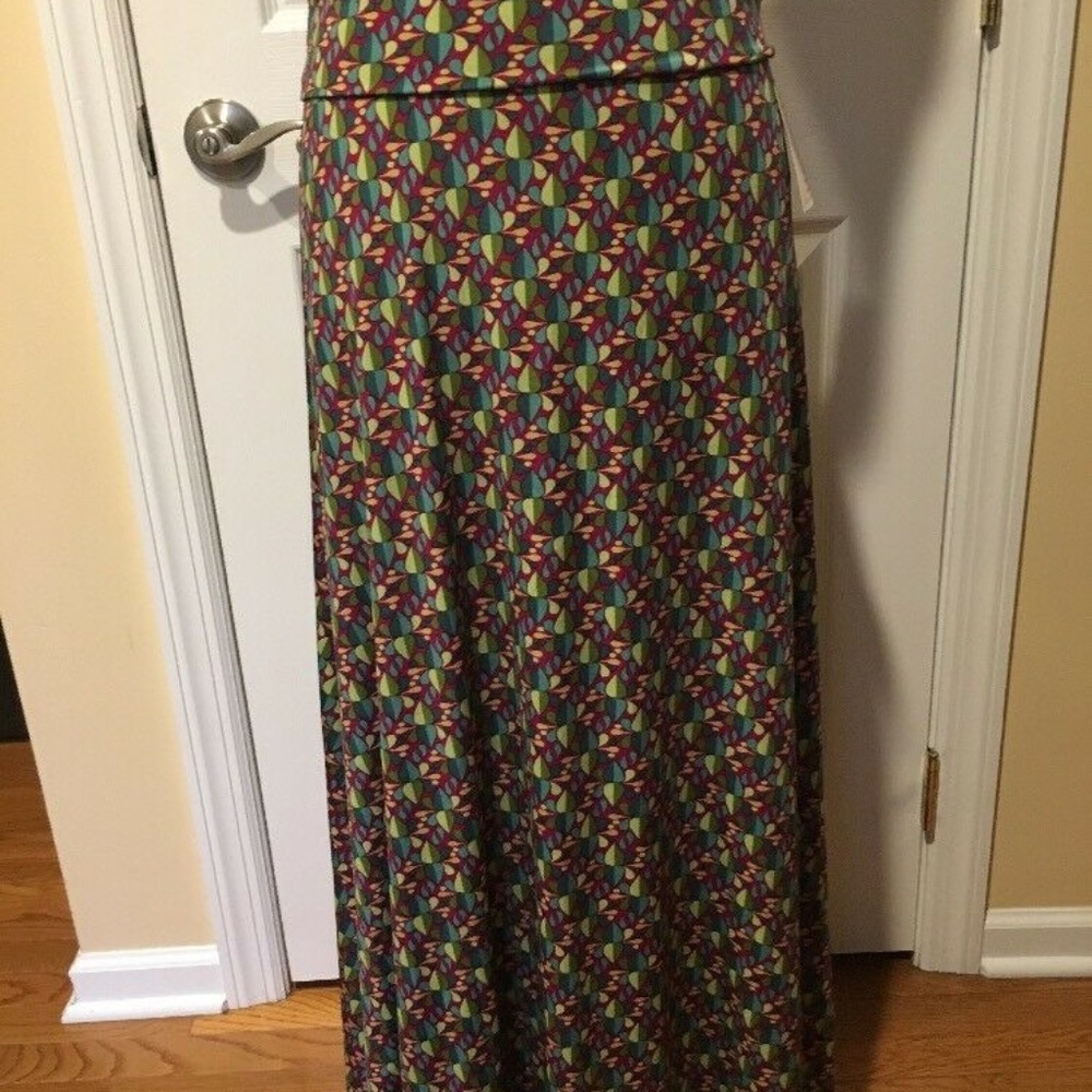 LulaRoe Maxi skirt red, green pattern size Small